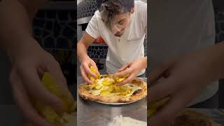 La pizza dell’eterno bambino😍🍕 E a chi non piace pizza shortvideo food [upl. by Enneiviv]