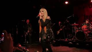 Avril Lavigne  Sk8er Boi Live at The Roxy Theatre 25222 [upl. by Granlund]