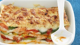 Recette  Lasagnes au saumon et courgettes [upl. by Lepp]