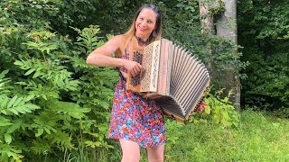 Claudia Hinker spielt DIE STERNE AM HIMMEL auf ihrer Steirischen Harmonika [upl. by Adlay]