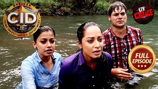 क्या Abhijeet को Water Fall में गिरने से बचा पाएगी Purvi CID सीआईडीLatest Episode 1 Dec 24 [upl. by Sibella]