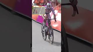 “SHE CAN’T BELIEVE IT” 😮 Justine Ghekiere takes Stage 7 of Tour de France Femmes in the QoM jersey [upl. by Ynej649]