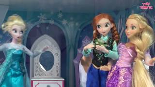 Elsas Castle Makeover Anna amp Rapunzel gives Elsas Ice Palace a makeover Frozen Elsa Dolls videos [upl. by Yelrac]