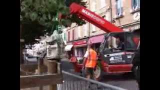 Enlèvement de la statue en pierre de Pierre Fermat [upl. by Tailor900]