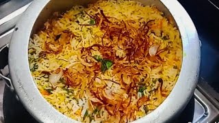 Chicken Biryani  प्रेशर कुकर में बनाए चिकन दम बिरयानी  Chicken Biryani In Pressure Cooker [upl. by Thilda]