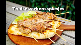 Thaise varkensspiesjes Moo ping  FireampFood TV BBQvideo [upl. by Enyaht631]