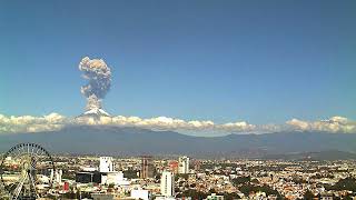 Explosión Volcán Popocatépetl vista desde Puebla 21 de agosto 2017 [upl. by Meredith]