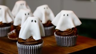 Recette Halloween  Cupcakes fantôme au chocolat faciles et moelleux [upl. by Oballa652]