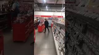 Cypis karaluch na głośniku w Media markt 😎 [upl. by Ilyse]