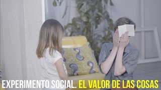 Vídeo que te hará replantear las cosas que realmente tienen valor  Experimento social [upl. by Hcahsem394]