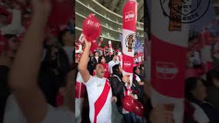 Vibra el nacional con la hinchada peruana en el Nacional 🇵🇪🔥 [upl. by Arevle]