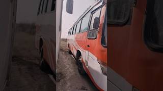 ISUZU BUS FOR SALE IN PAKISTAN 2005 MODEL KARACHI NUMBER MT12 ENJINE LOCATION MUZAFARGARH CONTACT [upl. by Direj]