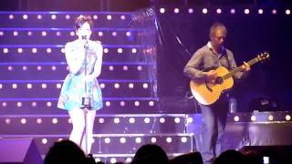 Naive Kooks cover by Lily Allen  Lotto Arena October 2009 HD [upl. by Yngad259]