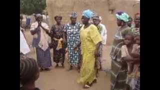 Danse spontanée dans un village Mandingue [upl. by Nelleeus]