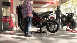 Caballete Moto Elevador Central ConStands Power Ducati Hypermotard 821 Tutorial [upl. by Etteroma]