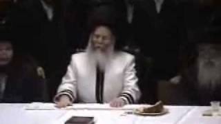 Bobover Rebbe Shlita Feering Tish Erev amp Motze Yom Kippur [upl. by Kynthia]