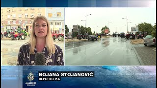 Šire se protesti i blokade poljoprivrednika u Srbiji [upl. by Dalohcin]