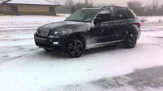 2011 BMW X5 diesel in New York Snow [upl. by Mccall946]