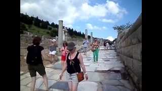 Visite des ruines de la ville dEphèse du Prytanée vers la porte dHéraclès le 6 mai 2014 [upl. by Mloclam]