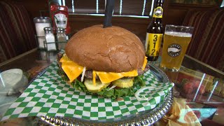 Chicagos Best Burger RPlace Family Eatery [upl. by Fryd]