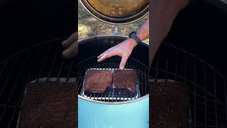 How I Use A Drip Pan In The Super 55 smokerbuilder diysmoker drumsmoker [upl. by Lamberto112]