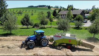 Neuer T6 New Holland am Quaderballenpressen [upl. by Alidus]