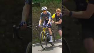 Vingegaard changes bike after a puncture 😬 roadcycling tourdefrance [upl. by Nohsyt]