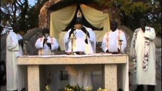 Zimbabwe Catholic Ndebele Songs  Siyakudumisa Baba [upl. by Gaskill]