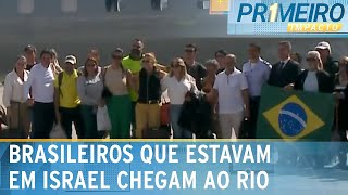 Brasileiros resgatados de Israel pousam no Rio de Janeiro RJ  Primeiro Impacto 111023 [upl. by Yralam]