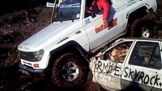 toyota 4x4 franchissement extreme [upl. by Cloutman]