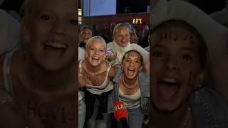 Hov1 fans i eufori efter konserten [upl. by Scheck515]