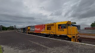 DFB 7335 SRV 5859 with the Te huia 107 arriving at Hamilton station East Coast Main Line Platform [upl. by Jimmy]