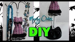 DIY ✄PORTA COLLARES Y PULSERAS DE MUÑECA ◘ RECICLANDO ◘ [upl. by Philo]