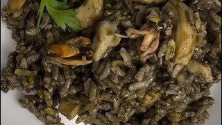 ⚓️🦑 Risotto aux fruits de mer à l’encre de seiches risotto fruitdemer calamares encredeseiche [upl. by Leur]