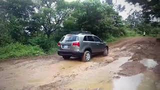 kia sorento 2011 offroading [upl. by Zetrauq]