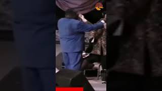 Bishop TD Jakes Ministering To Vickie Winans Back In The Day [upl. by Bocyaj394]