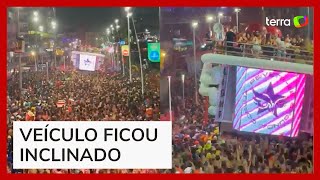 Trio elétrico de Ivete Sangalo quase tomba no carnaval de Salvador [upl. by Delle]