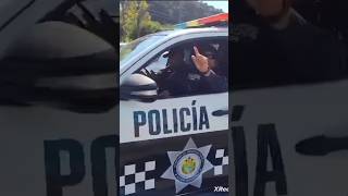 Policías Asaltan a Trailero [upl. by Lemar]