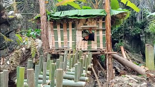 Survival Instinct Fireplace With 100 Chimneys To Keep Mosquitoes And Insects Away Wilderness Alone [upl. by Roderich]