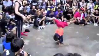 8 jähriger Breakdancer macht alle platt [upl. by Nuoras]