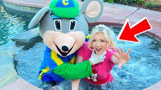 I CAUGHT CHUCK E CHEESE AND LYSSY NOEL ON A HOT TUB DATE IN REAL LIFE HE CAME AFTER US [upl. by Kos]