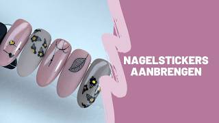 Nagelstickers aanbrengen [upl. by Gabriell]