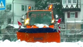 Snow removal  Schneeräumung  snowplows Räumfahrzeuge Winterdienst Waldenbuch Mercedes UNIMOG [upl. by Anecusa933]