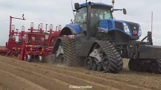 Aardappels poten  Planting potatoes XXL  Akkerbouwbedrijf Koolen [upl. by Eneja]