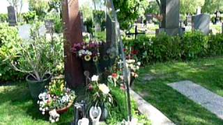 Das Grab von Falco  Superstar  Zentralfriedhof Wien Österreich [upl. by Ingunna]