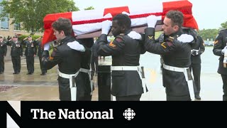 Newfoundlanders pay tribute to Unknown Soldier of the First World War [upl. by Divan]