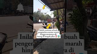 Pengendara motor yang hilang kendali‼️😱 [upl. by Mikol27]