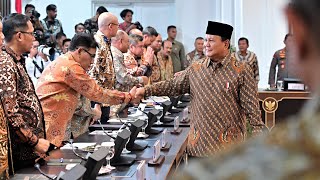 Pengantar Presiden Prabowo pada Sidang Kabinet Paripurna Perdana Kantor Presiden 23 Oktober 2024 [upl. by Ahseenat204]