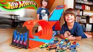 NUEVA CAJA DE CARRERAS DE HOT WHEELS 🏎 LOOPING de 4 PISTAS con los coches de RACE OFF reales [upl. by Oigres]