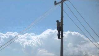 How they climb concrete power poles in Mexico [upl. by Emelen]